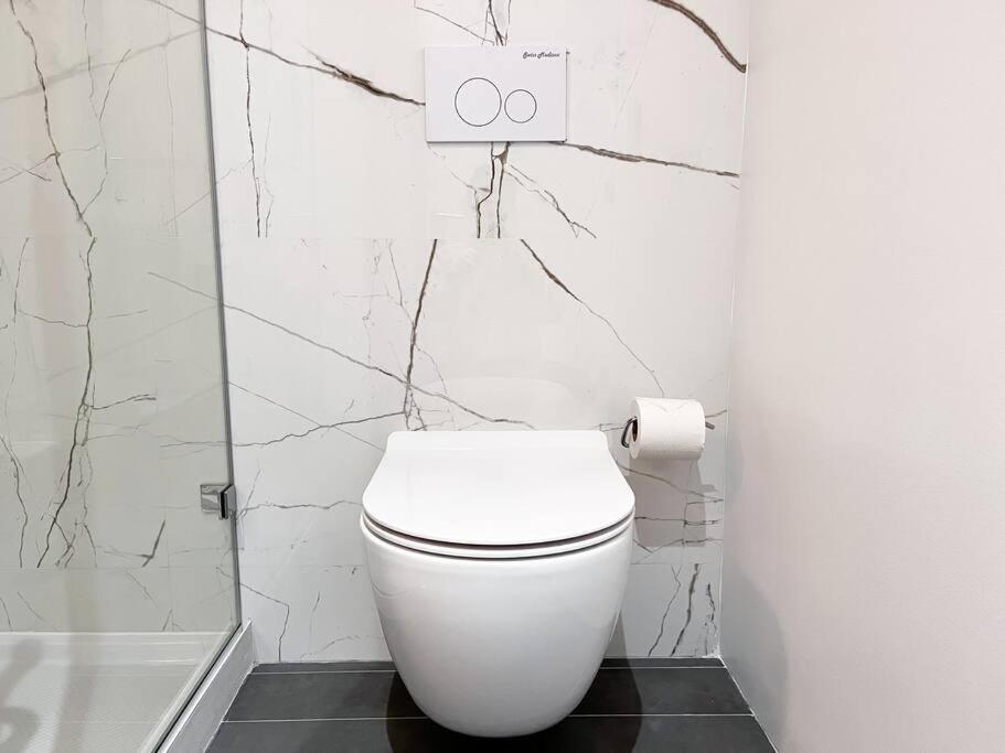 New Beautiful Modern One Bedroom Apt In Brooklyn At Rem-Casa Nova Iorque Exterior foto